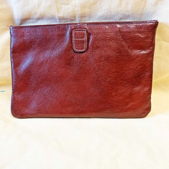 SPRING-TOP WALLET in CALF LEATHER, MEDIUM BROWN, CLOSES TIGHTLY, 7 x 5 INCHES, - Picture 4 of 5